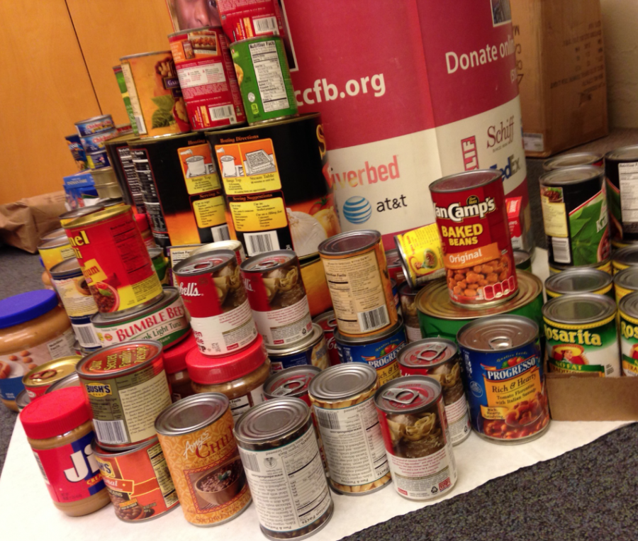 With emphasis on healthy balance, students donate food