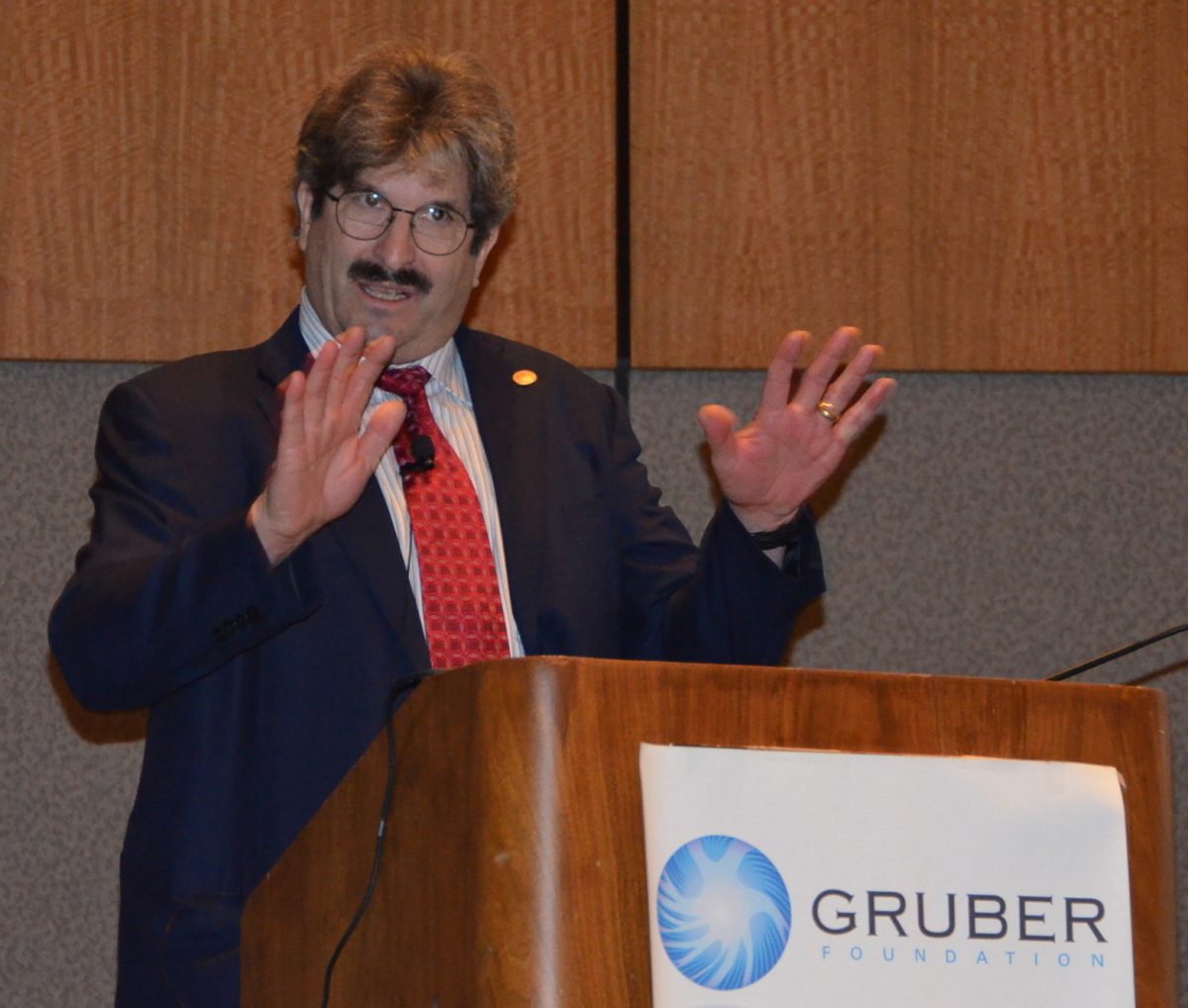 Gary Ruvkun in 2014 winning the Gruber Genetics Prize