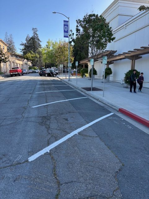 2-hour parking sits unused at 8:37 a.m. when students could be taking advantage 